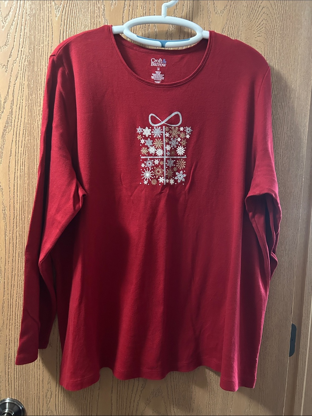 croft & barrow Red Long-Sleeve Women's Top with Snowflake Present Graphic